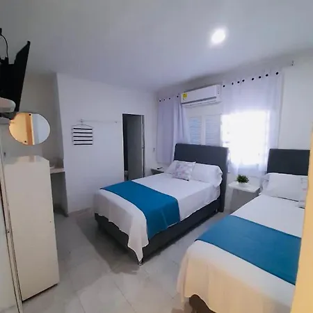 Hotel Tita's Airport
