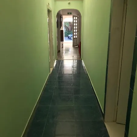 Hotel Tita's Airport