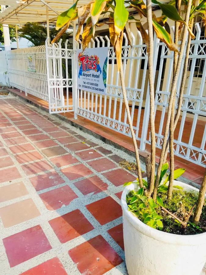 Hotel Tita's Airport 4*